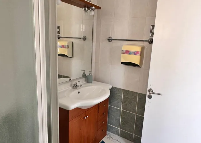 Cozy 1-bedroom Apartament *